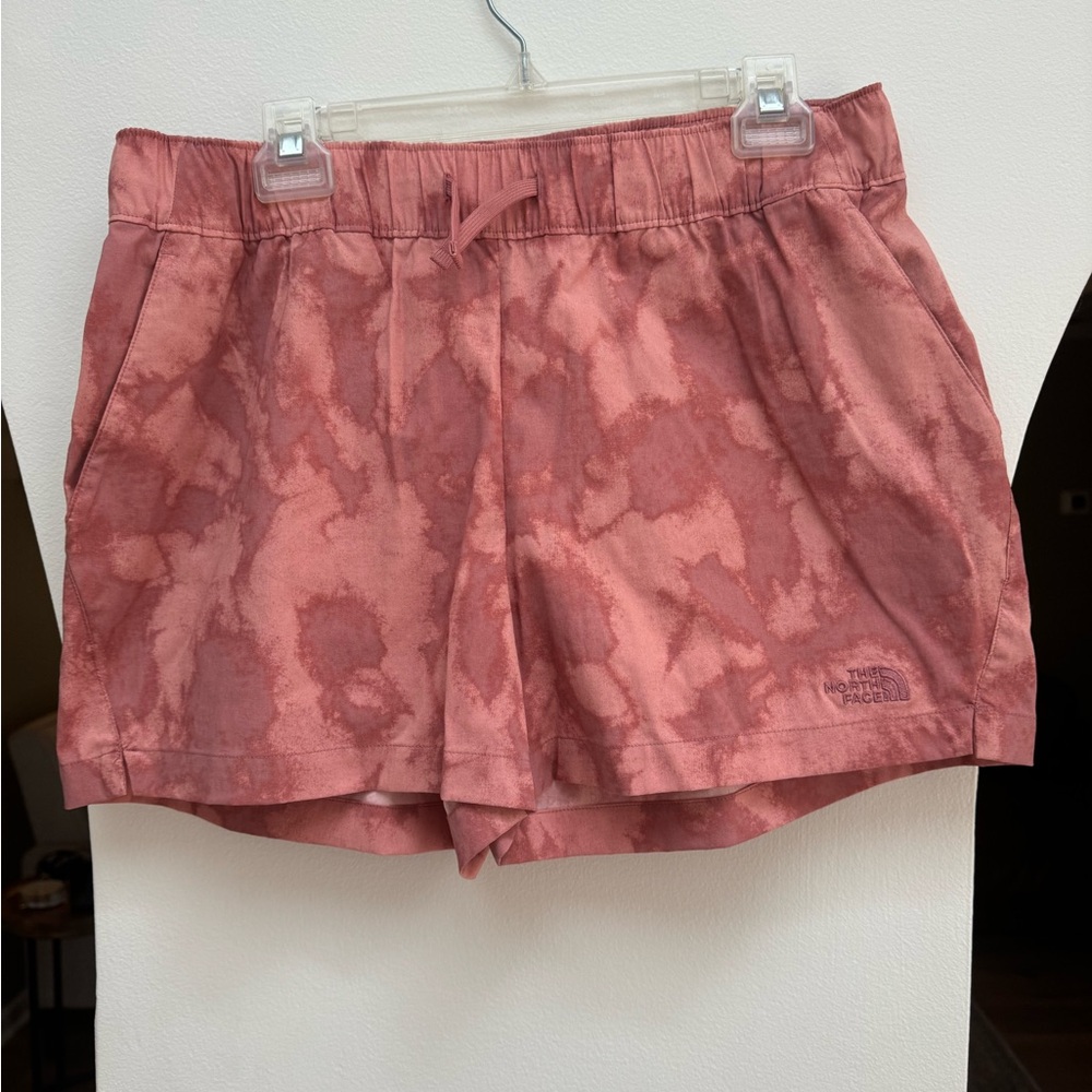 The North Face Shorts Size Large Never Worn